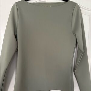 Abercrombie long sleeve top